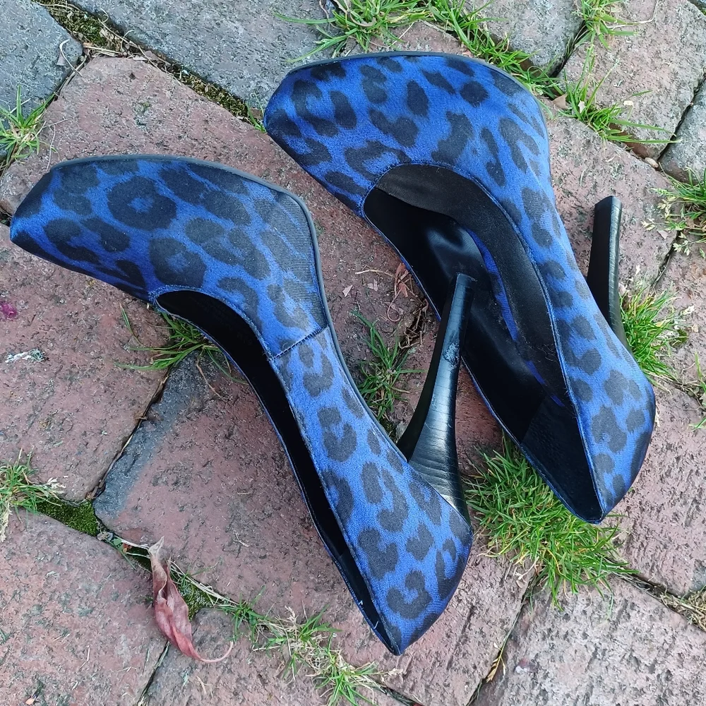 Vintage y2k Carlos Santana platform black blue platform cheetah pumps heels 6.5